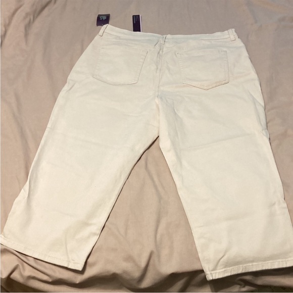 NWT All-Around Slimming Effect Capri GV - Picture 4 of 4